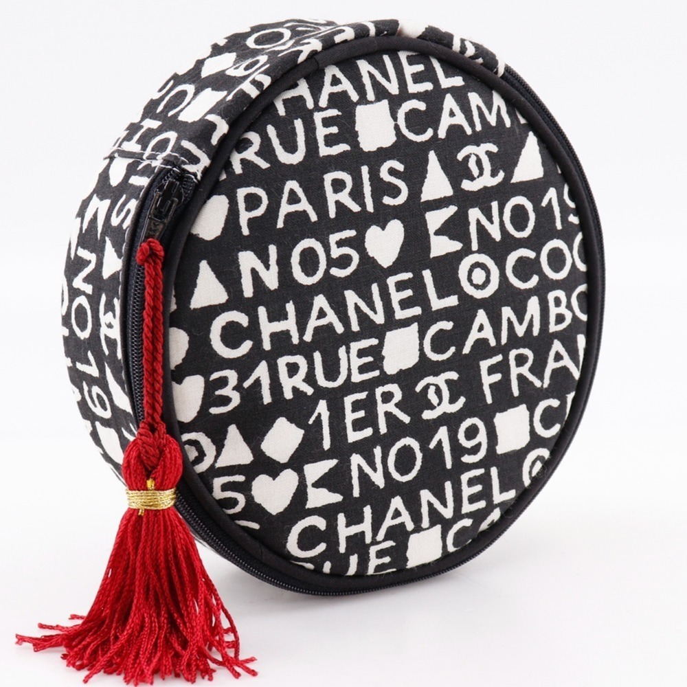 CHANEL Black Pouch - Picture 3 of 10